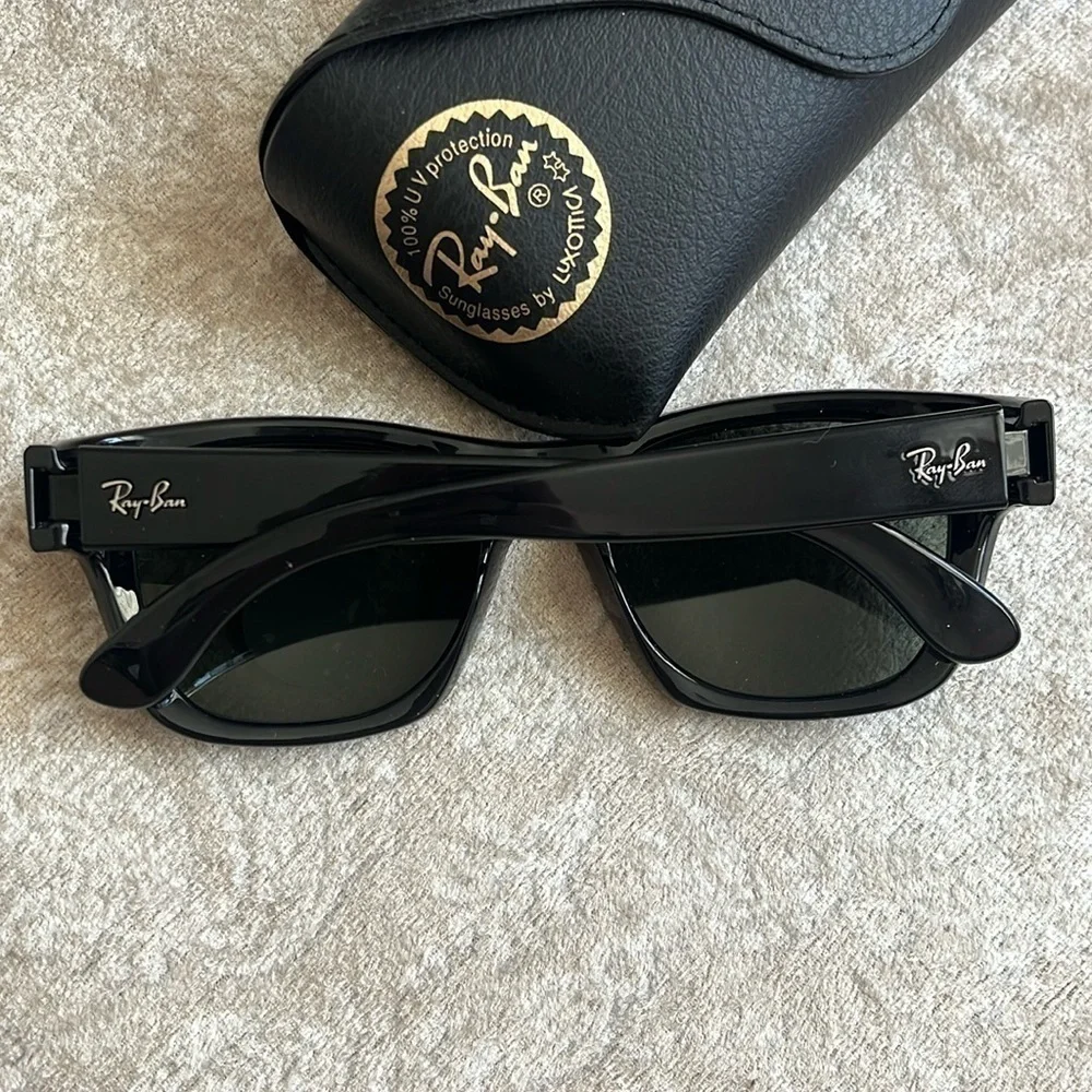 Brand New Ray-Ban Polarized Square Sunglasses Polished Black Frame Green Lens